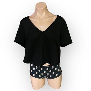 Torrid Plus Size Women’s Large Black V-Neck Cropped Short Sleeve Blouse EUC